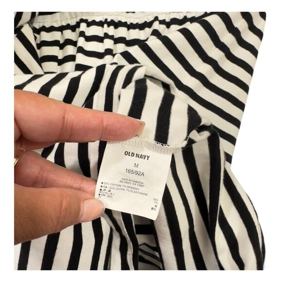 Old Navy Dress Women Size Medium Black Striped Fit & Flare Knee Length Stretchy - Picture 4 of 15